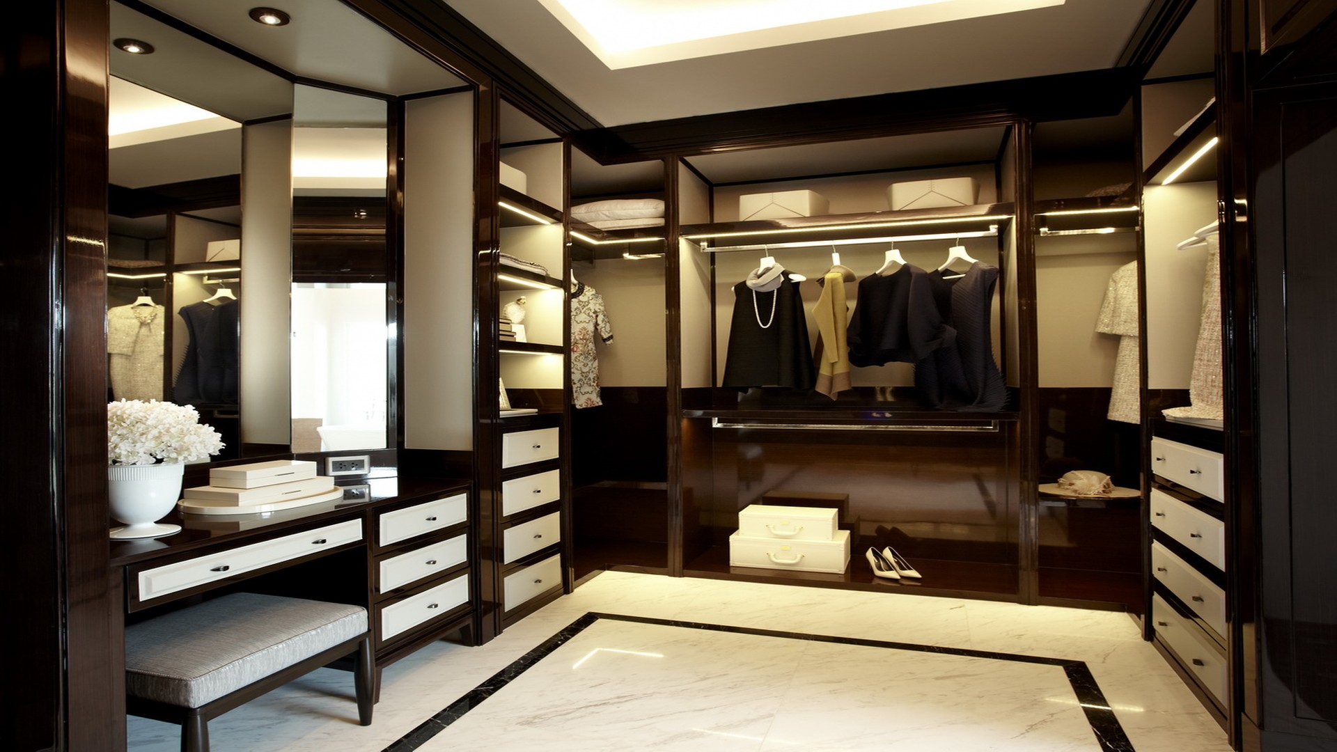 ที่อยู่อาศัยหรูหราร่วมสมัย